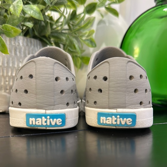 Kids Native Jefferson Gray Slip-On Shoes EUC - Picture 3 of 6